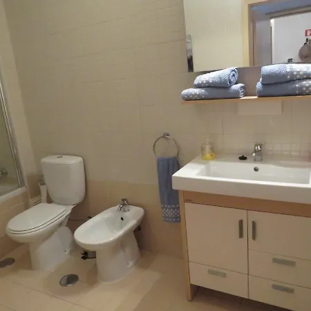 Apartamento T2 Em Condominio Privado Com Piscina - Santa Luzia Apartament