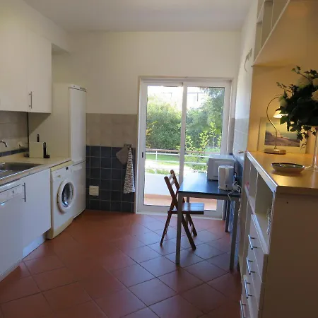 Apartamento T2 Em Condominio Privado Com Piscina - Santa Luzia